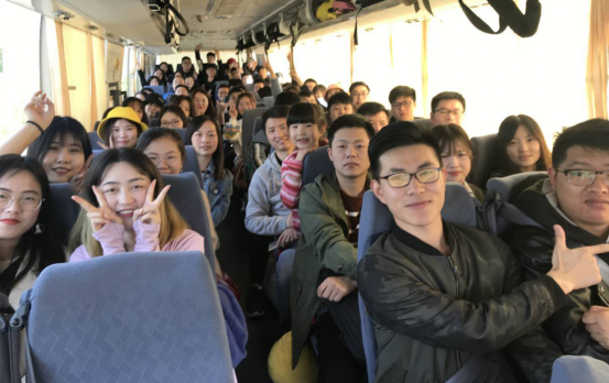 诸侯快讯网集团业务事业群Q1季度绩优游——为梦想释放狂野234.png